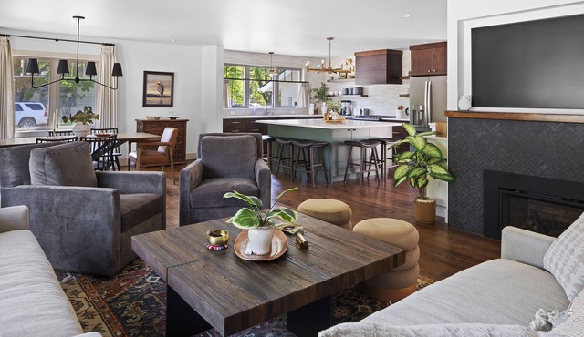 Timeless Comfort: Unwind in Our Remodeled 3 bedroom Retreat in Missoula