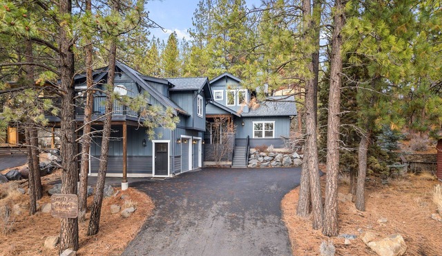 Trails End Retreat - Perfect Retreat Luxury Home, Guest Quarters, A/C, Foosball, Ping Pong in Bend