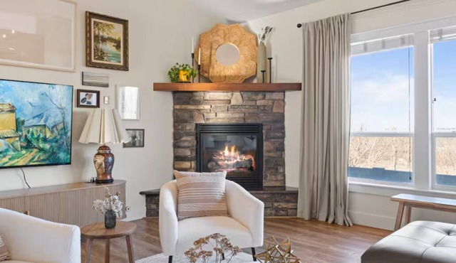 Tri-Cities Sunset Sanctuary: Peaceful Views, Central Location, Family-Friendly in Richland