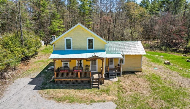 Valentine Pond House in Adirondack