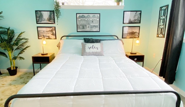 Vickery Cottage - Charming, Cozy, & Comfy in Tacoma