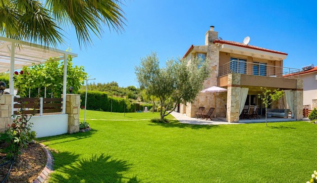 Villa Alina in Haniotis with private pool in Chaniotis