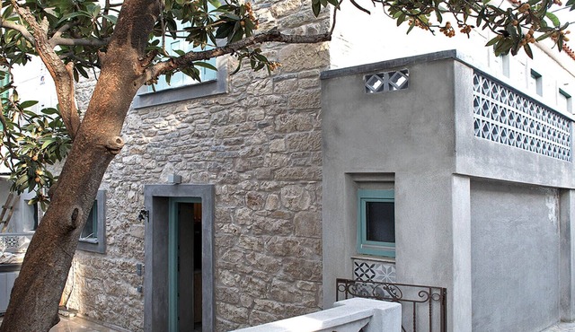 Villa Antonio Samos from the 19th century in Ormos Marathokambou