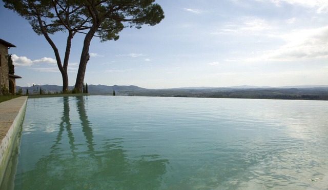 Villa Cerreto by MMega in Castelnuovo Berardenga
