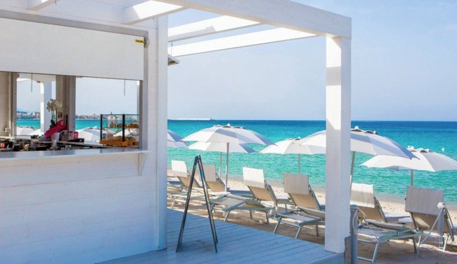Villa Dune for 12 people right in front the sandy beach in Alghero