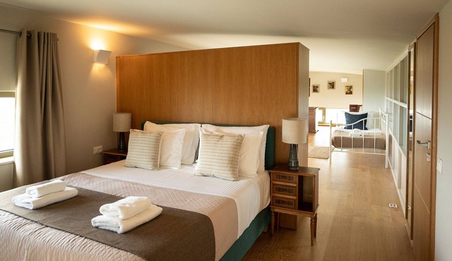 Villa - Sleeps 10 - Pool - Parking - Pool Table in Athanati heraklion