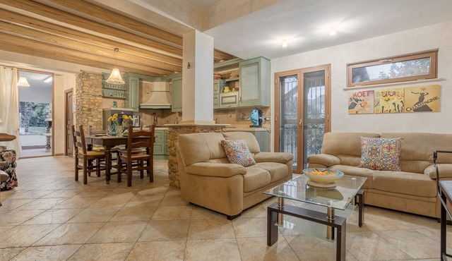 Villa 'Sorriso' with Private Pool, Wi-Fi and Air Conditioning in Palermo