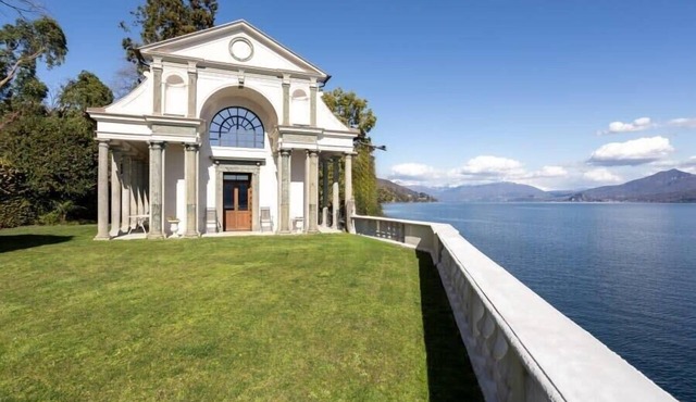 VILLA SR in Pallanza