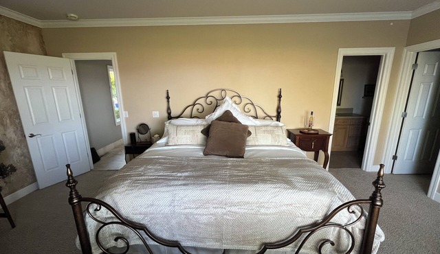 Vineyard Suite at Chateau Valhalla in Selah