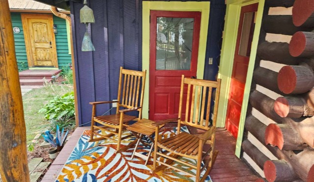 Walking distance to Downtown! “The Flamingo”- Dogs Stay Free! in Asheville