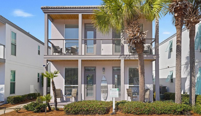 Waterfront Villa*Steps to Beach*Pool*King Beds in Destin
