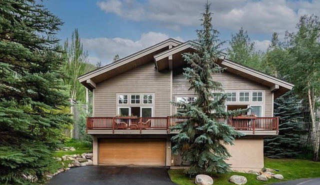 West Vail Home | Steps to Bus | 5 Mins to Vail Village | Heated Garage in Vail
