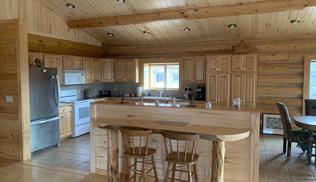 Western Slope Mountain Retreat. Privacy, solitude, incredible views in New Castle