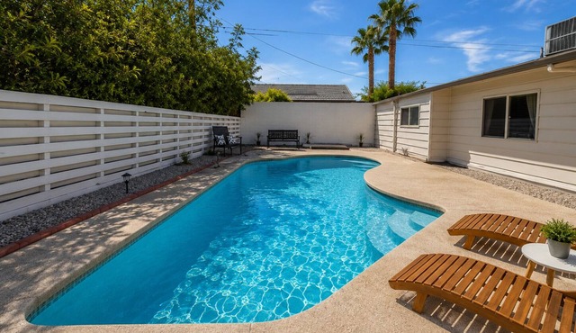 WoW! Amazing Villa 3 min from the strip large pool fully remodeled and sparkling in Las Vegas
