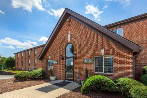 Extended Stay America Suites Greensboro Wendover Ave 