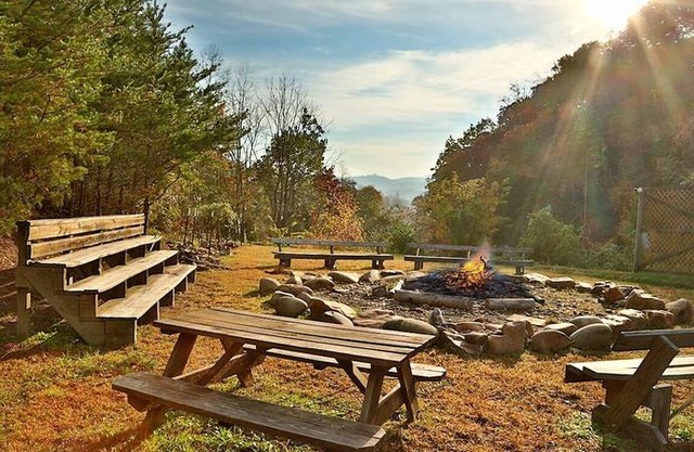 Poplar Point Condo Unit 12E - Three Bedroom Condo in Pigeon Forge