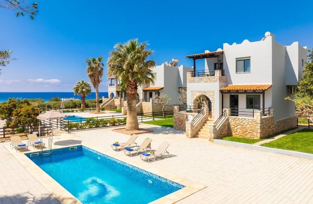 Spiros Beach Villa 