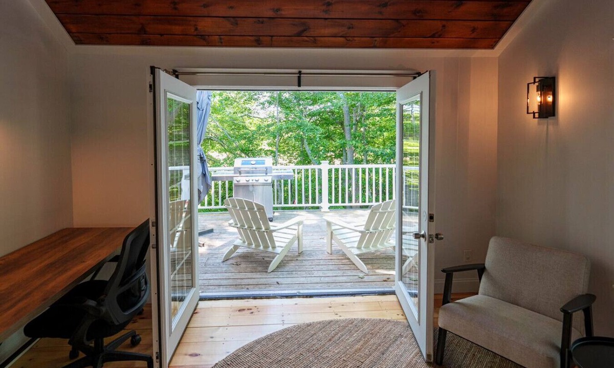 Yarmouth Port House | Yarmouth Port Escape Minutes to the Beach