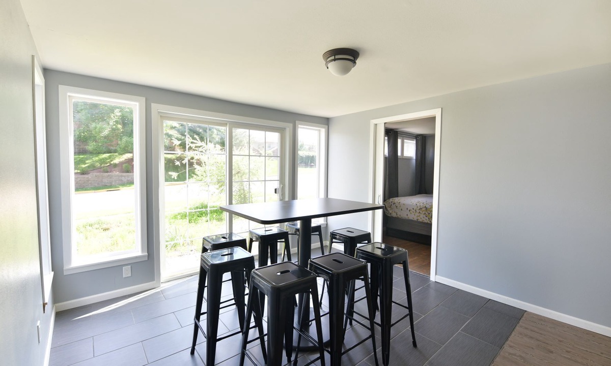 Lake Delton Villa | 18 person Villa located right across Lake Delton