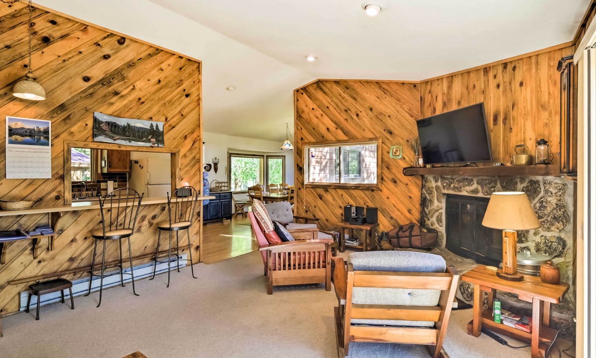 Breckenridge House | 1 Mi to Peak 7: Home w/Hot Tub in Breckenridge!