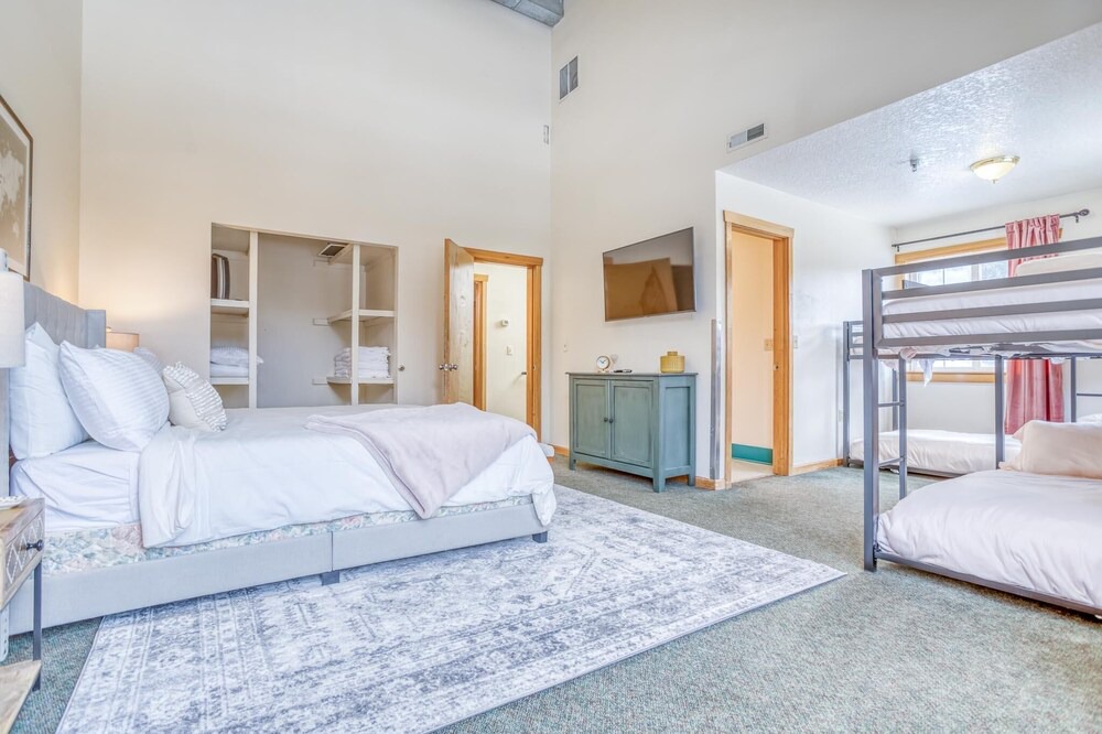 Photo of Bedroom in Government Camp