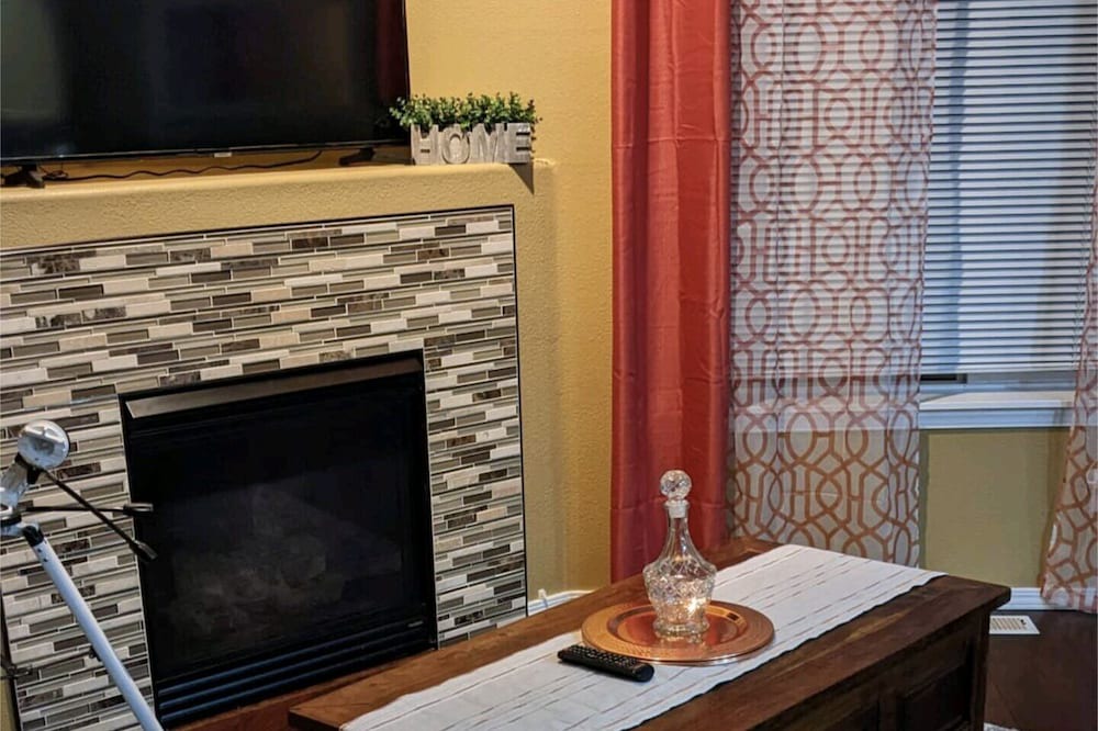 Photo of Livingroom in Hillsboro
