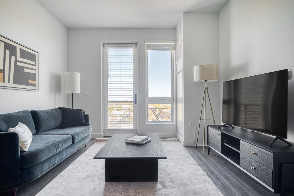 Photo of Livingroom in Five Points