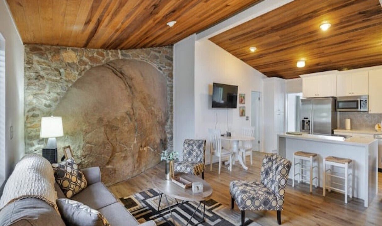 Photo of Livingroom in North Ridge
