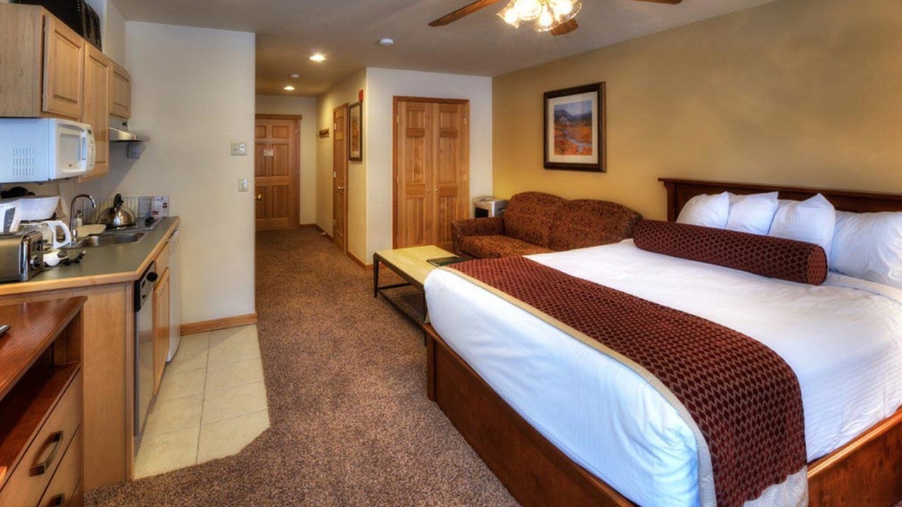 Photo of Bedroom in Four O'Clock