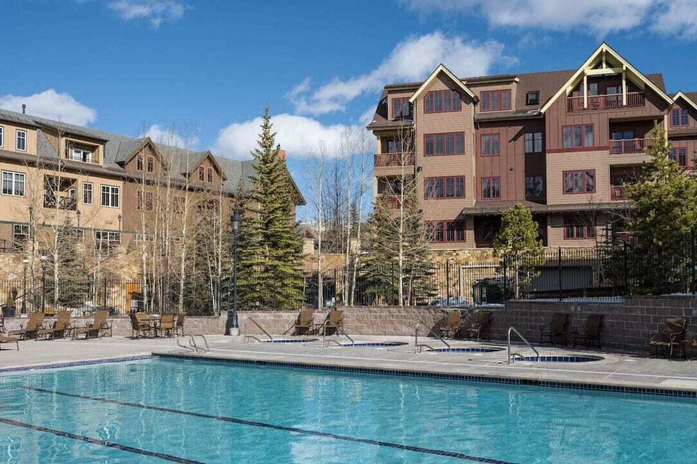 Photo of Outdoor in Peak 9