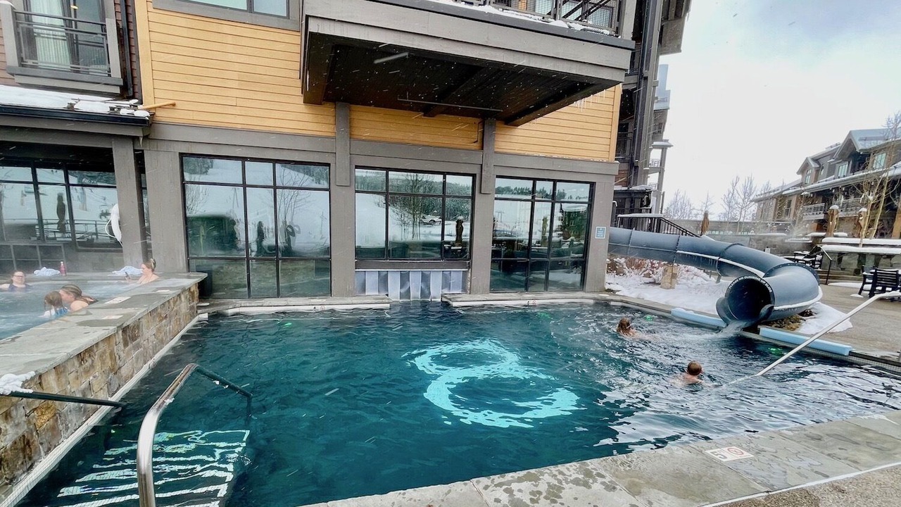 Photo of Outdoor in Peak 8