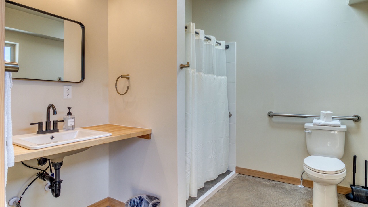 Photo of Bathroom in Crooked River Ranch