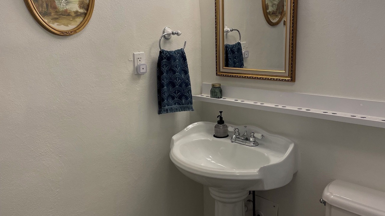 Photo of Bathroom in Tower Grove South