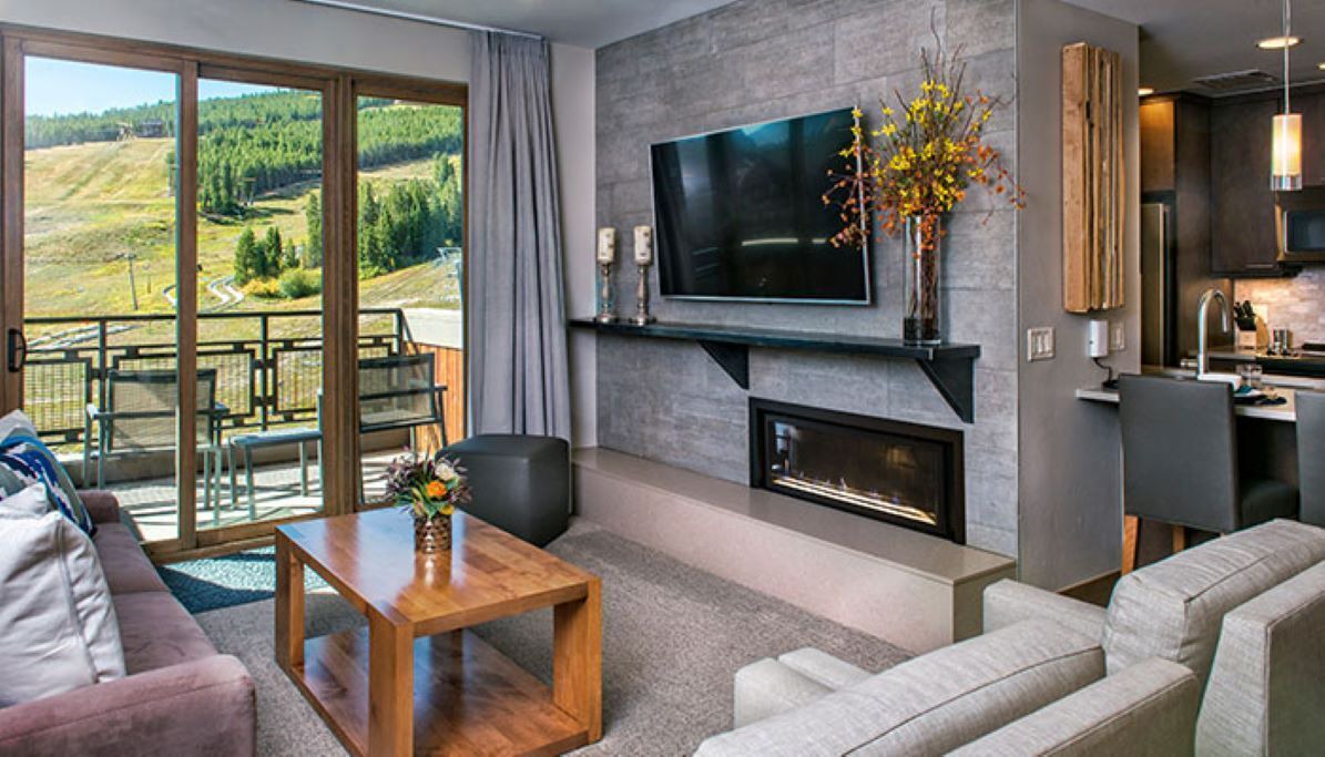 Photo of Livingroom in Peak 8