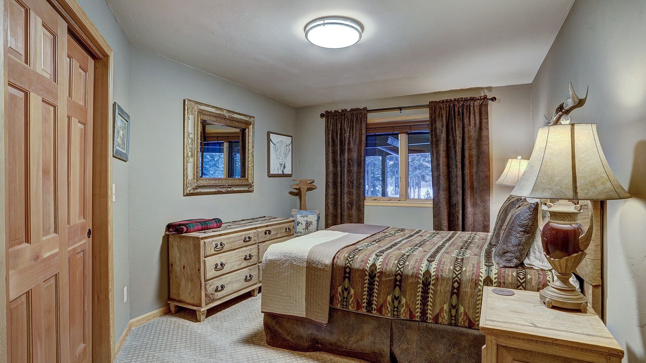 Photo of Bedroom in Blue River