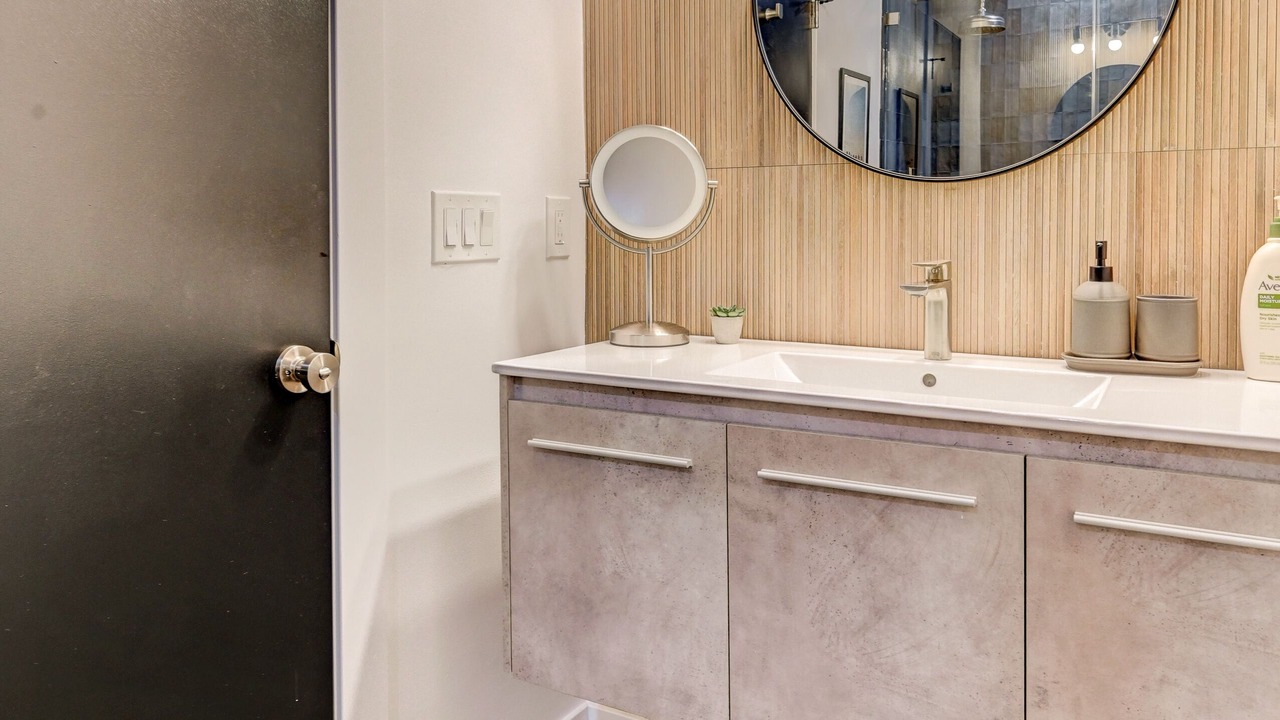 Photo of Bathroom in Royal Crest Rancheros
