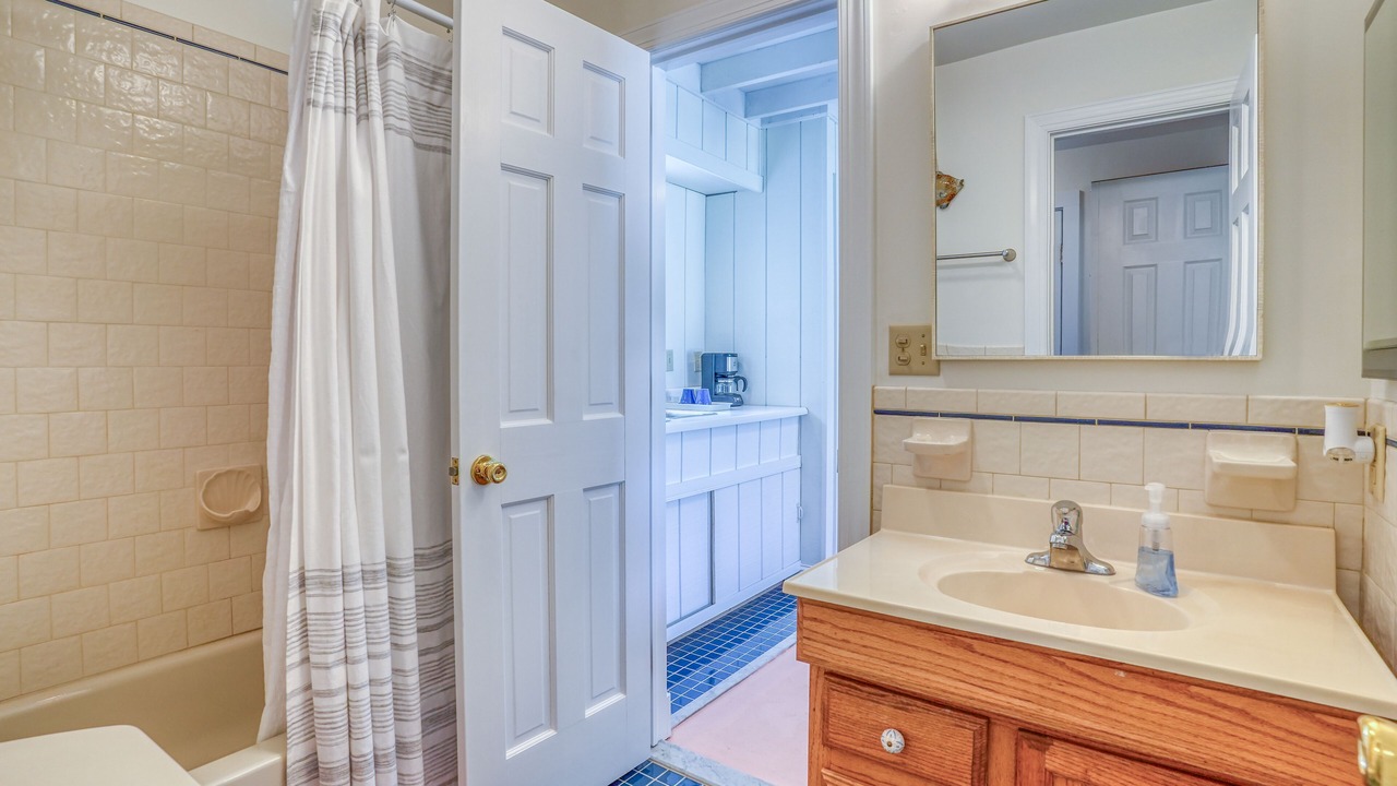 Photo of Bathroom in Broadkill Beach