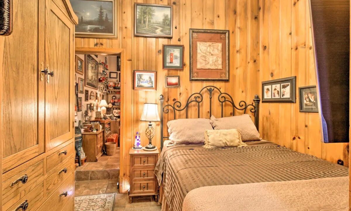 Photo of Bedroom in Tobin Hill