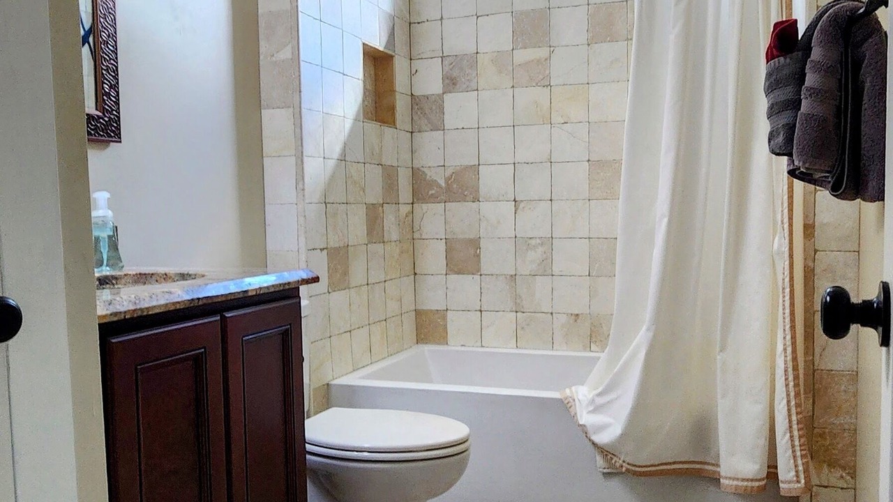 Photo of Bathroom in Mid-City
