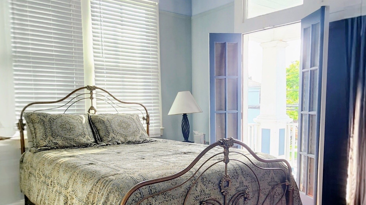Photo of Bedroom in Mid-City