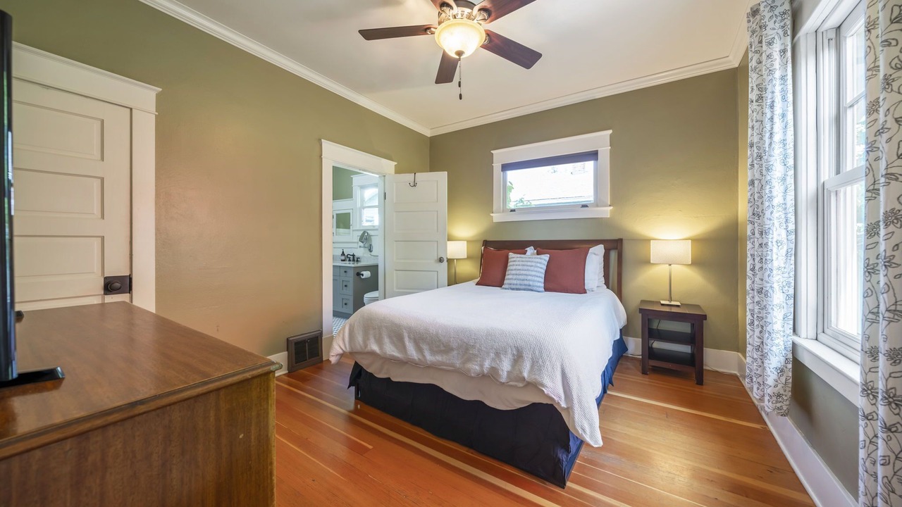 Photo of Bedroom in Old Bend