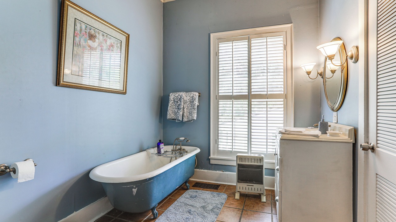 Photo of Bathroom in Pinckneyville
