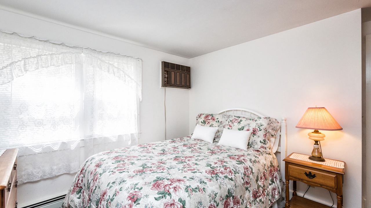 Photo of Bedroom in Yarmouth Port