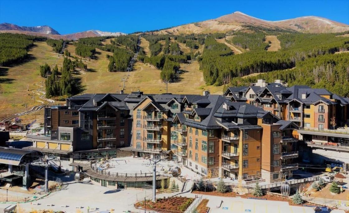 Photo of Outdoor in Peak 8