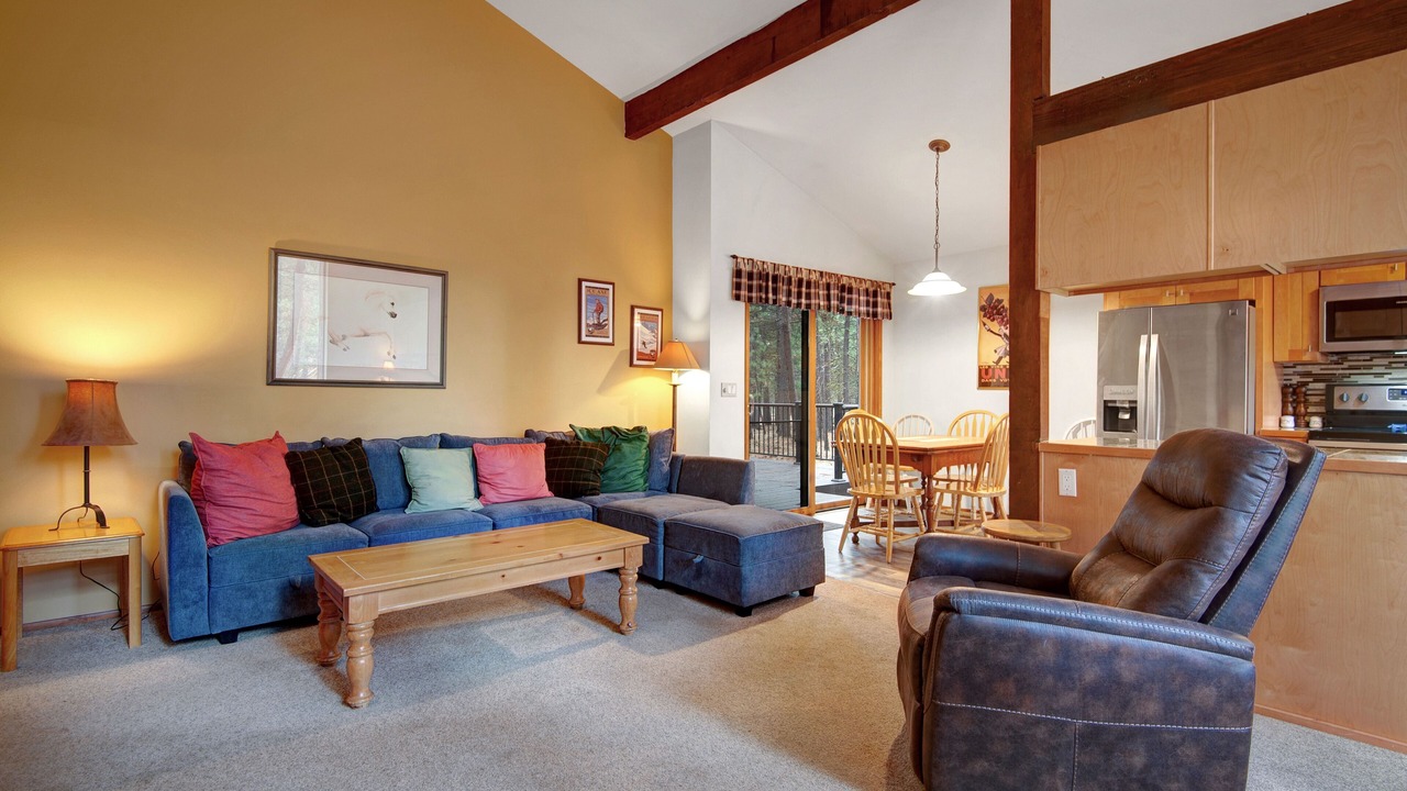 Photo of Livingroom in Black Butte Ranch