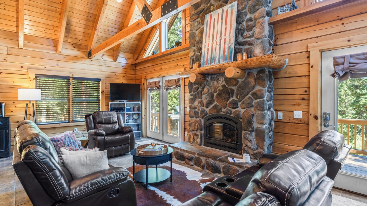 Photo of Livingroom in Quandary Village