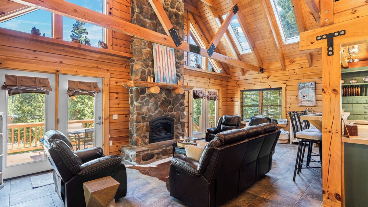 Photo of Livingroom in Quandary Village