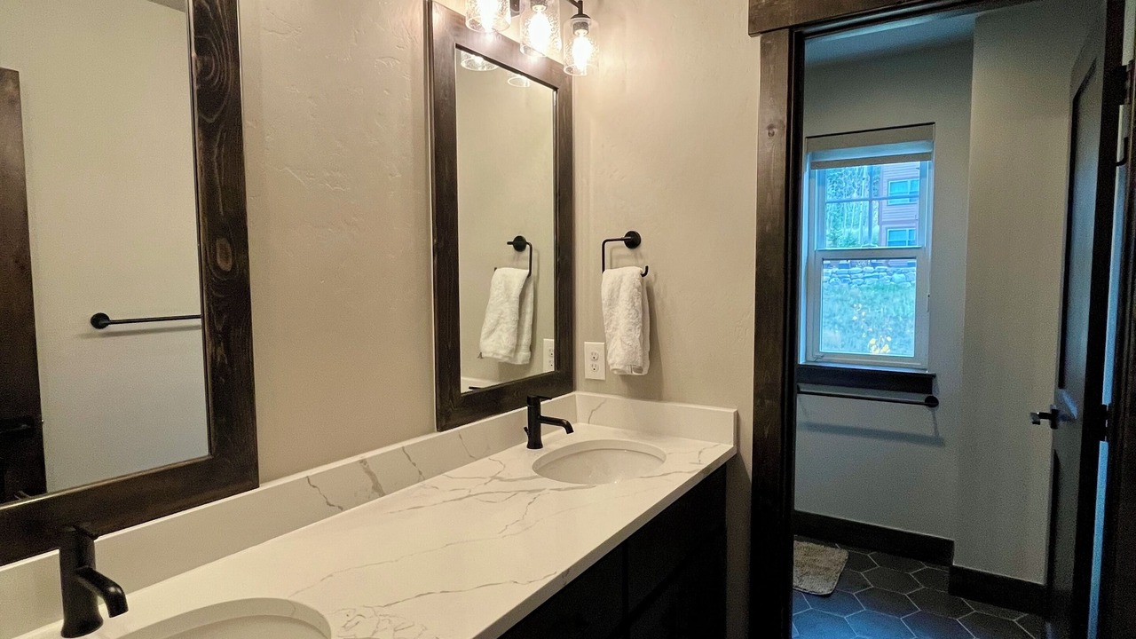 Photo of Bathroom in Rendezvous