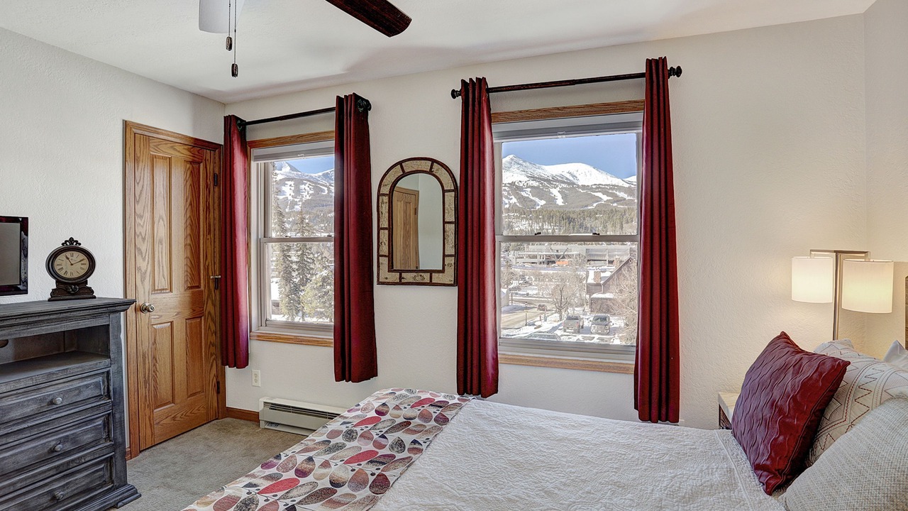 Photo of Bedroom in Historic District