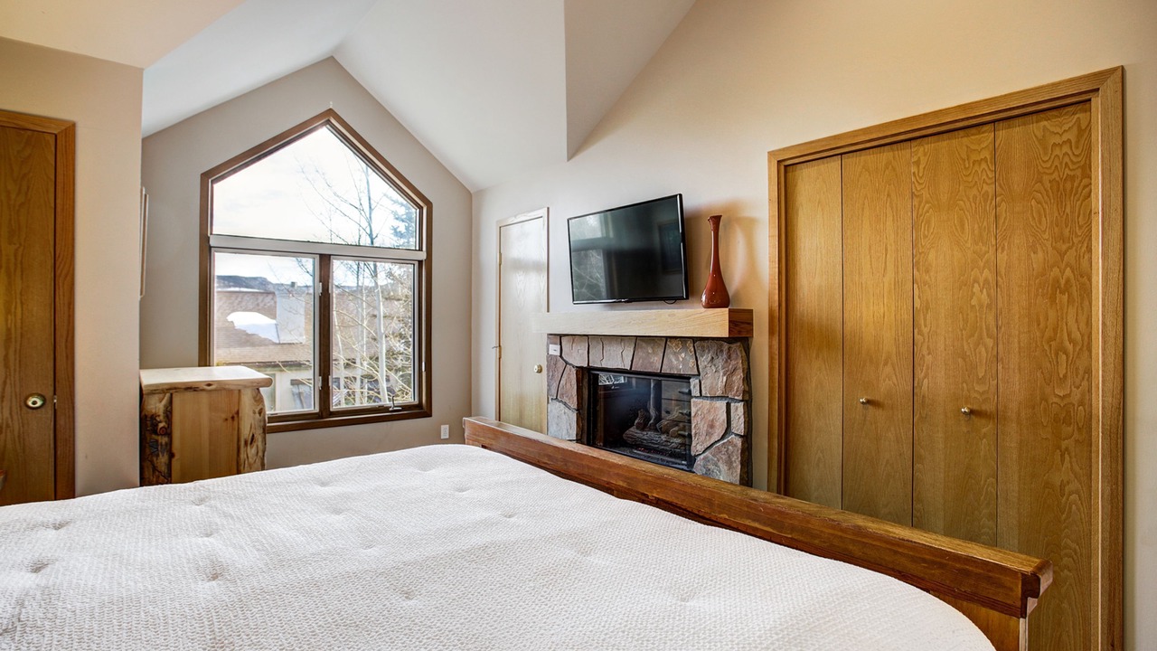 Photo of Bedroom in Four O'Clock